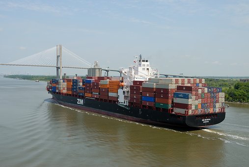 cargo-ship-1617351__340.jpg